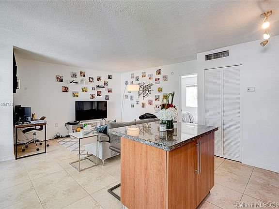 4th image of 290 Navarre Ave APT 302