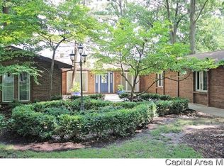 32 W Fairview Ln, Springfield, IL 62711