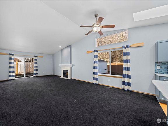 5th image of 9513 17th Street NE