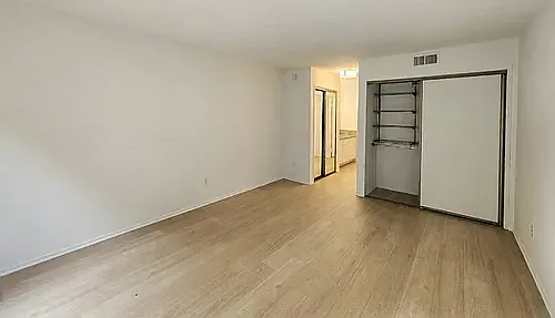 1444 S. Saltair — Photo 5