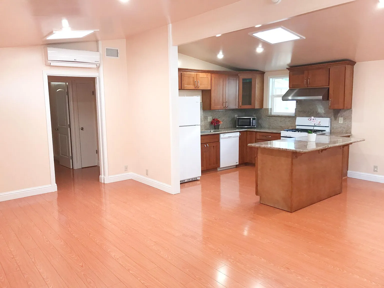 10590 Culbertson Dr photo 1