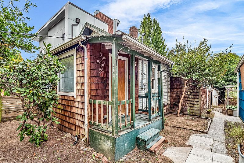 5th image of 831 NW 52nd Street