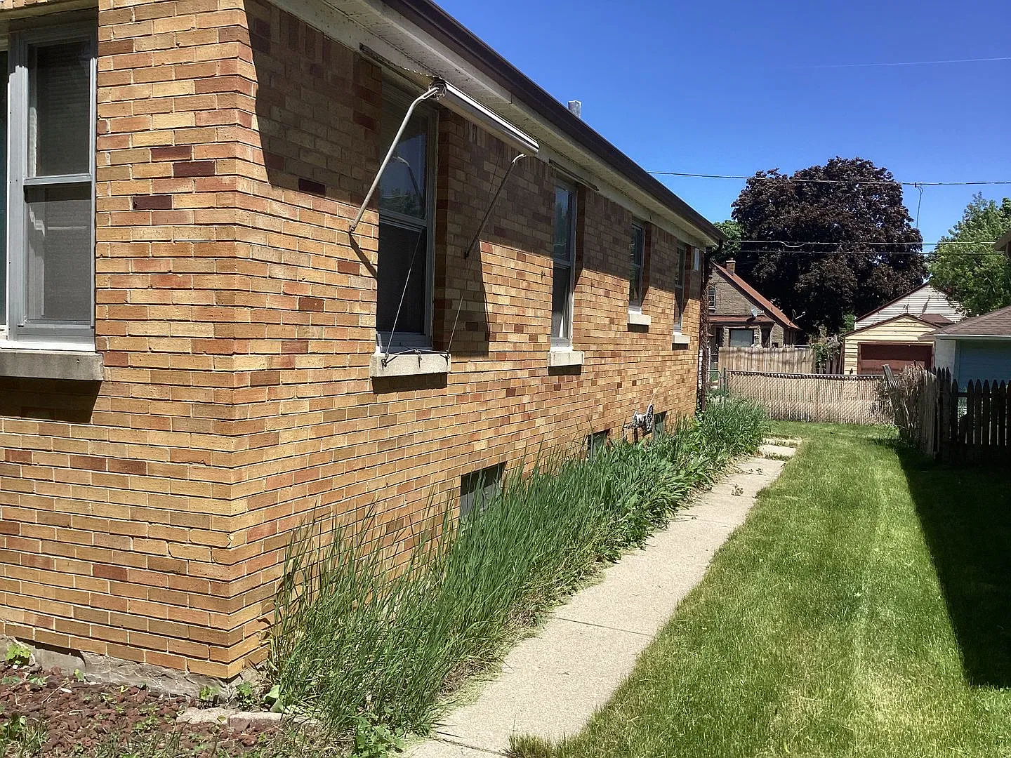 3 bedroom single family home — Photo 4
