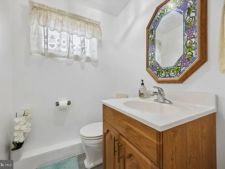 805 Selma St — Photo 16