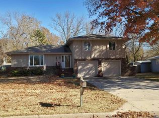 1744 Old Manor Rd, Emporia, KS 66801