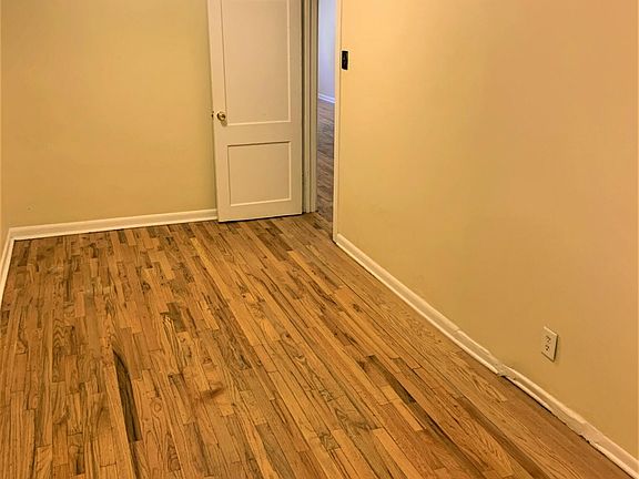 4th image of 3350 N Kenmore Ave #G