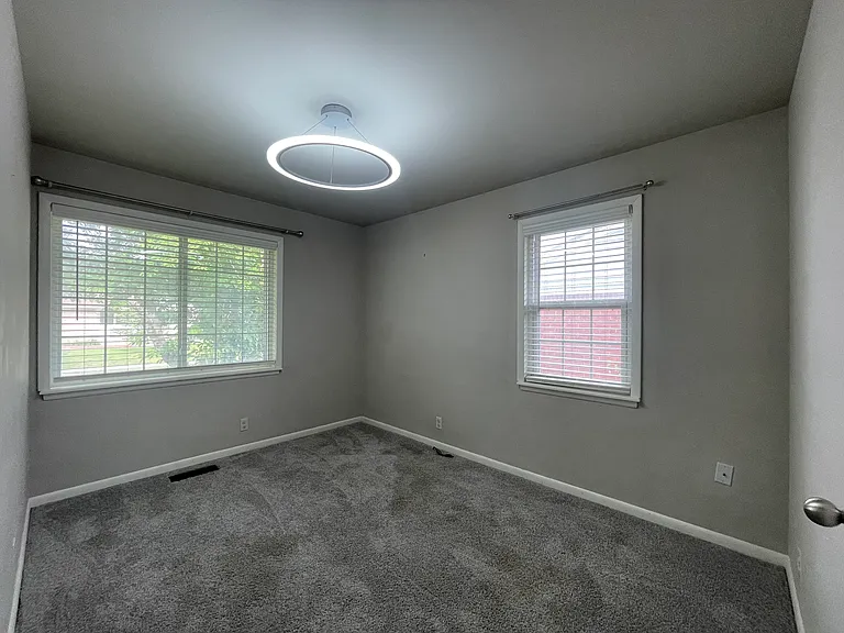 1012 N Dogwood St — Photo 8