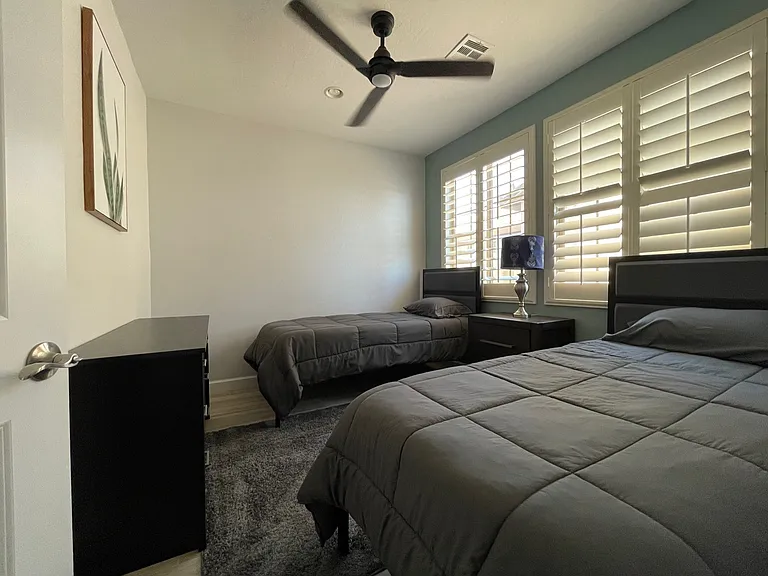 3305 E Windsor Dr — Photo 26