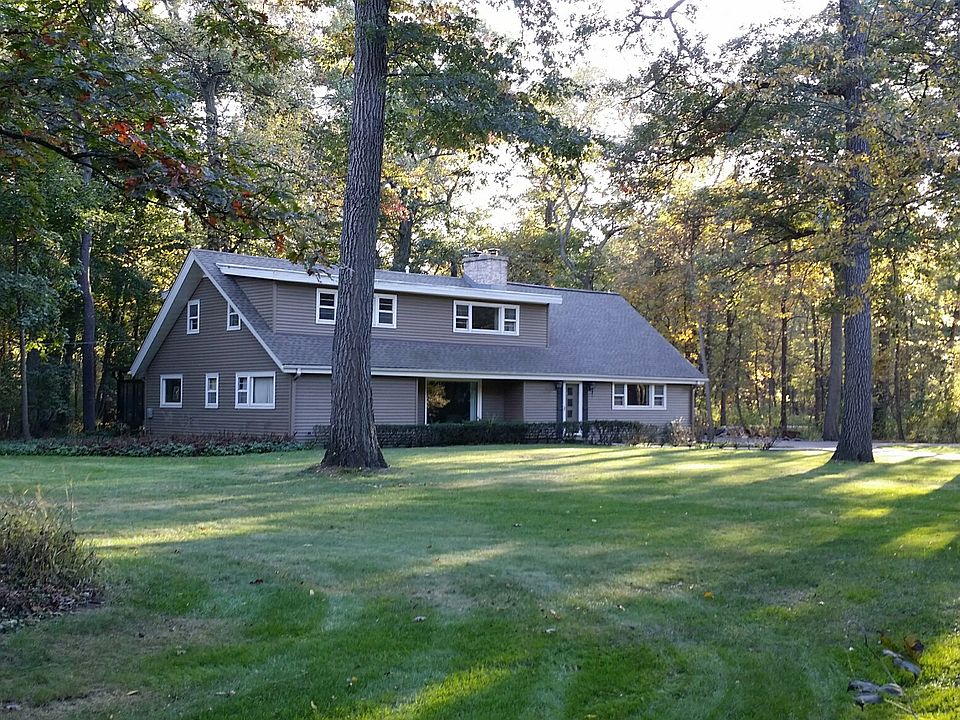 2nd image of 15455 W Rockland Rd