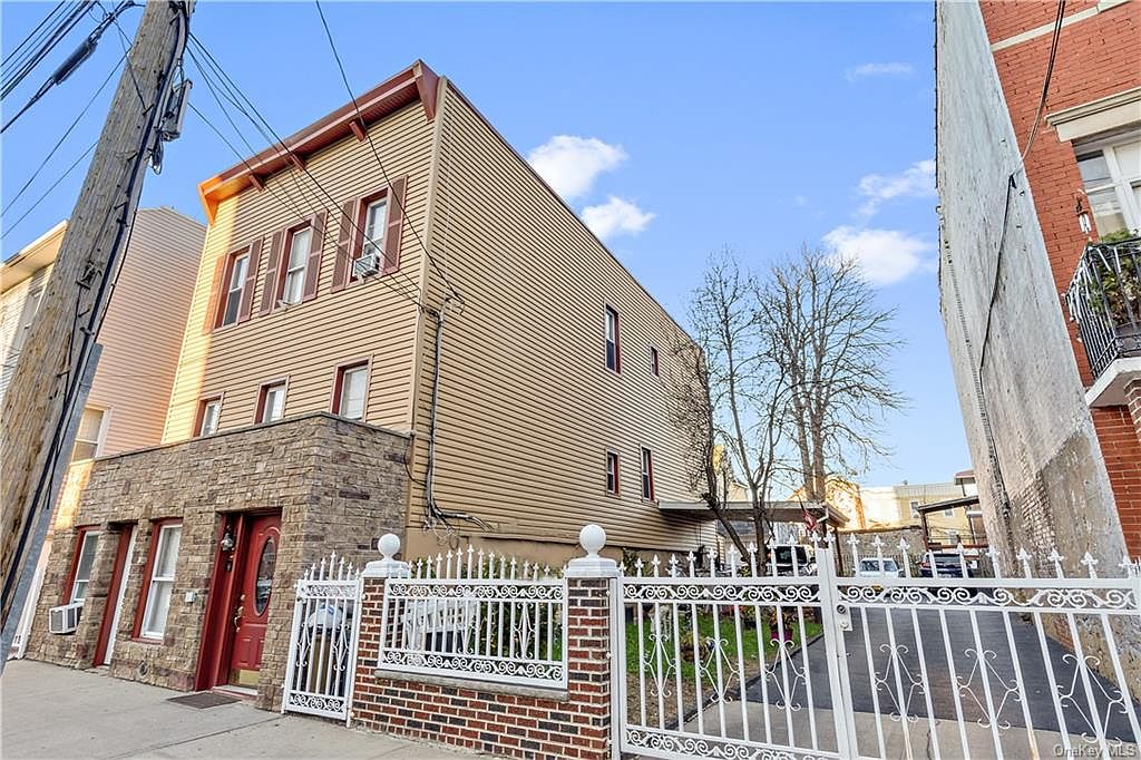 1618 Saint Peters Ave Bronx Ny Zillow