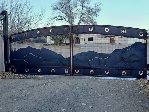 1348 Coronado Rd, Corrales, NM 87048