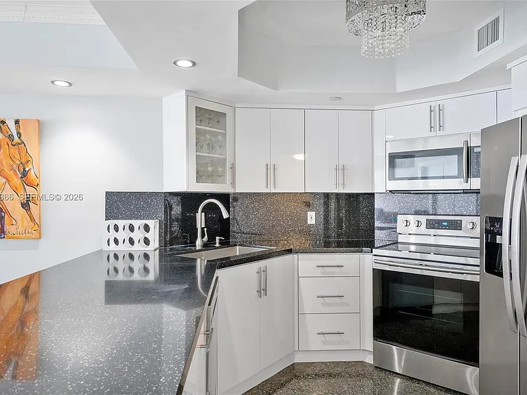 8911 Collins Ave #802 — Photo 8