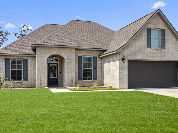 3043 Sea Oats Dr, Long Beach, MS 39560