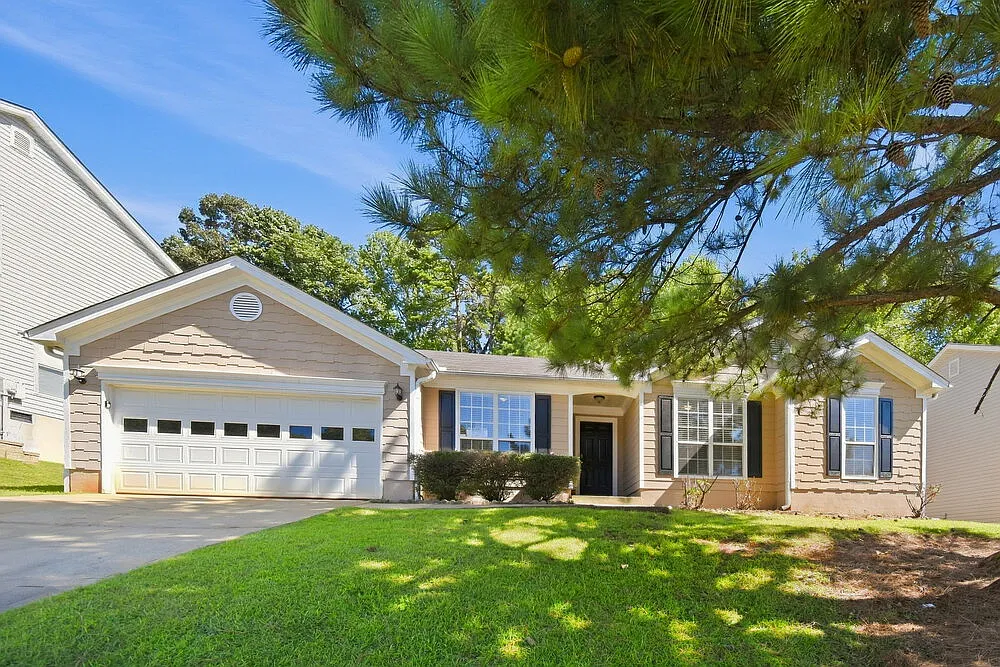 3 bed, 2.0 bath, 1405 sqft, $1,945 — Photo 1