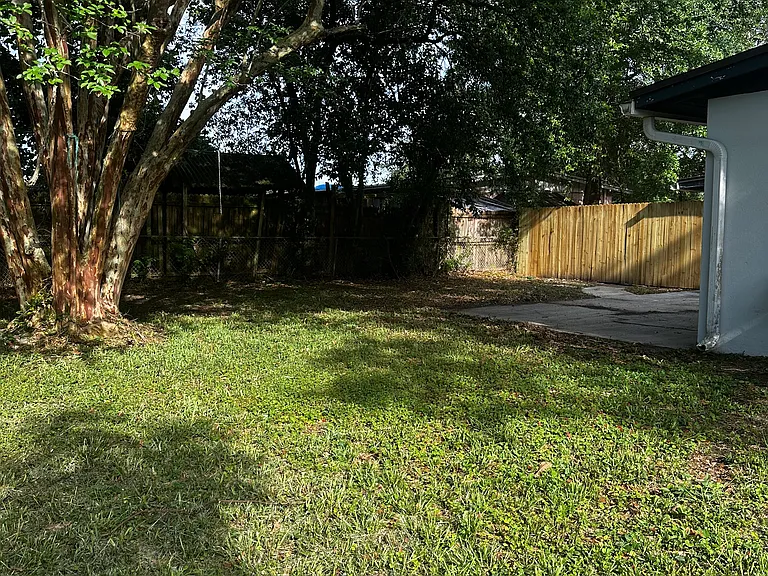 10757 S Hawaii Dr — Photo 2