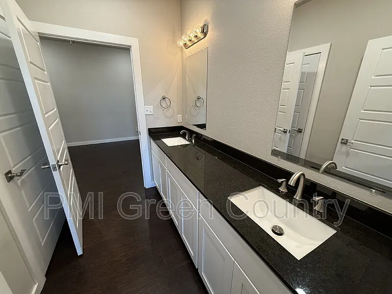 13513 S Mingo Rd #7 — Photo 11
