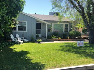 385 Walnut St, Costa Mesa, CA 92627