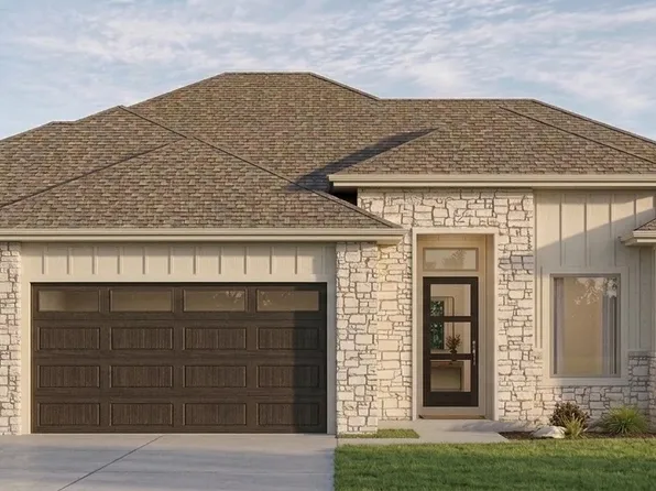 8313 Edgewood Ct, West Des Moines, IA 50266