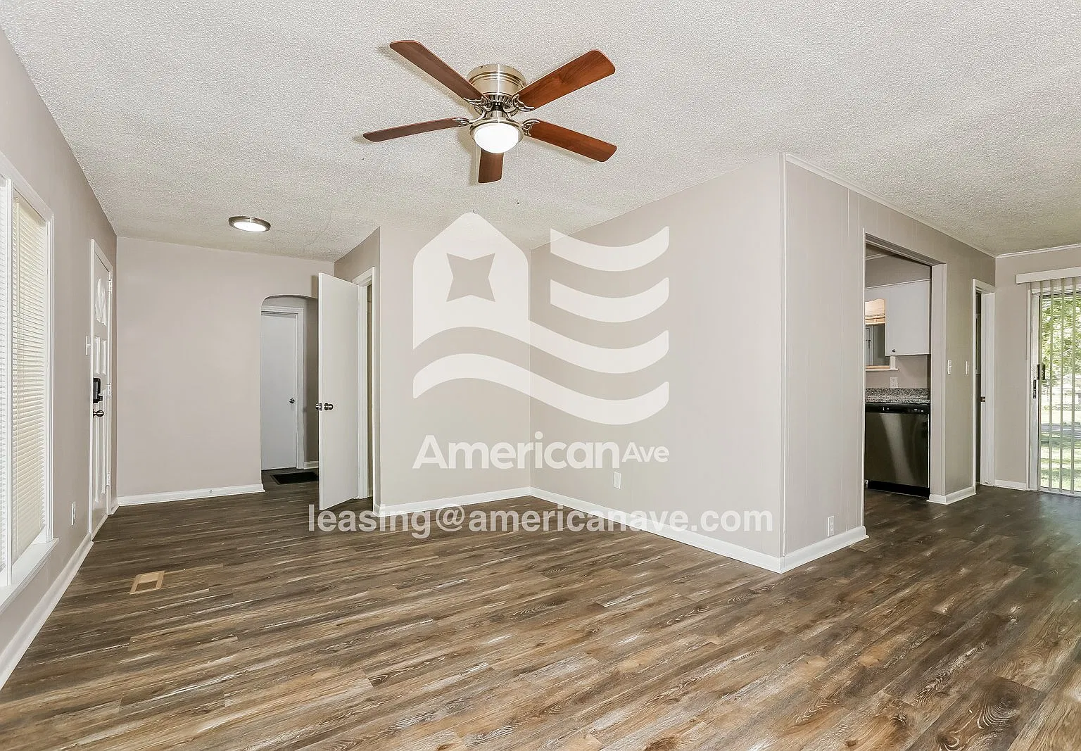 3 bed, 2.0 bath, 1265 sqft, $1,381 — Photo 3
