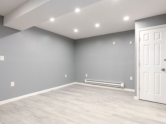 3rd image of 1759 E 48th St #Ll