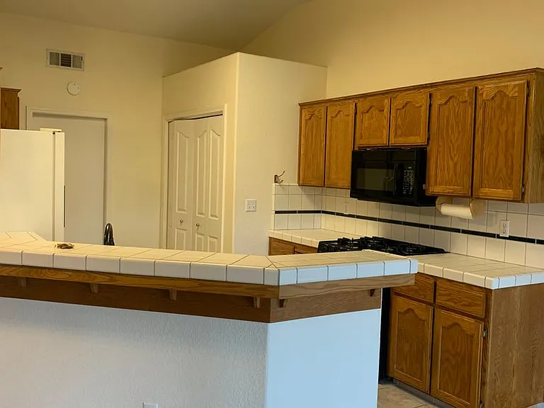 2430 Zion Way — Photo 6