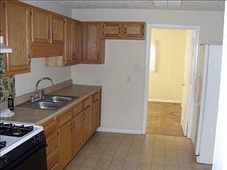 3rd image of 1310 Standish Ave