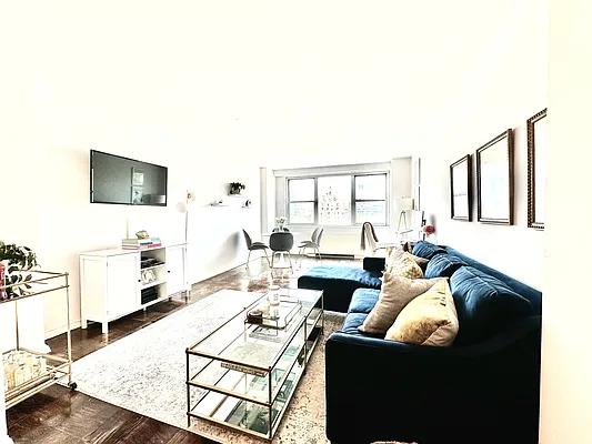 Rented by Addison Property Group | media 4