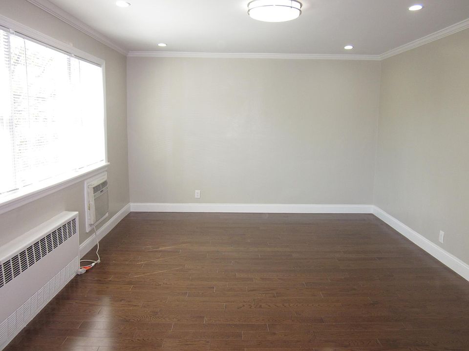 1st image of 7051 153rd St Floor 3