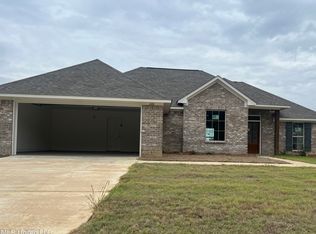 226 Hemingway Cir, Canton, MS 39046