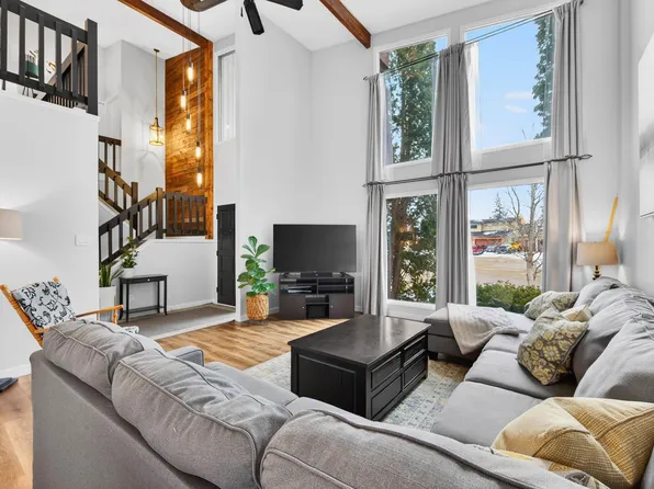 6118 37a Ave NW, Edmonton, AB T6L 1H4