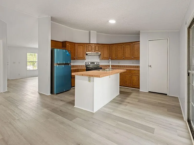 16474 N Emerson Cir — Photo 17