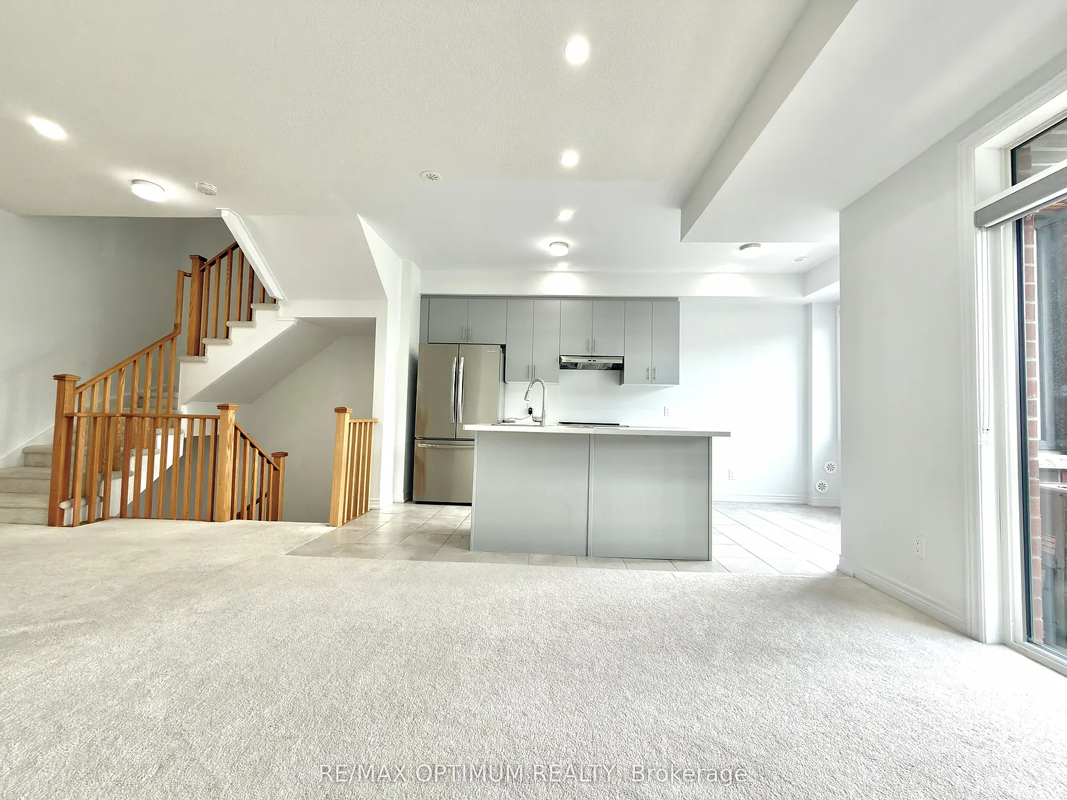 3 bed, $2,200 — Photo 2