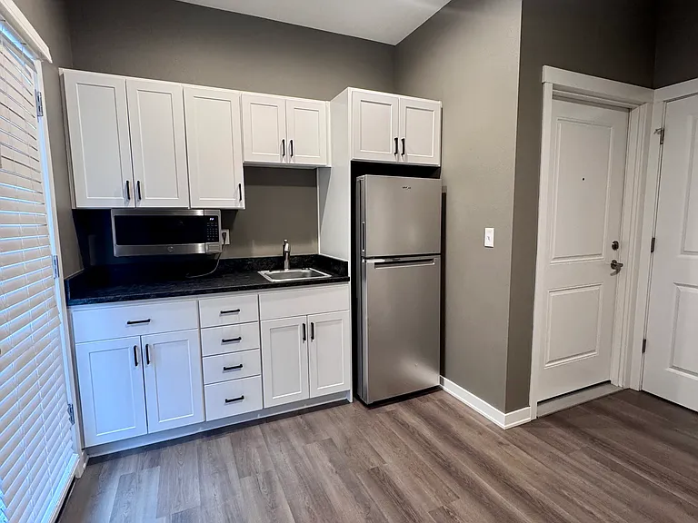 3316 Crawford St SE #100 — Photo 1