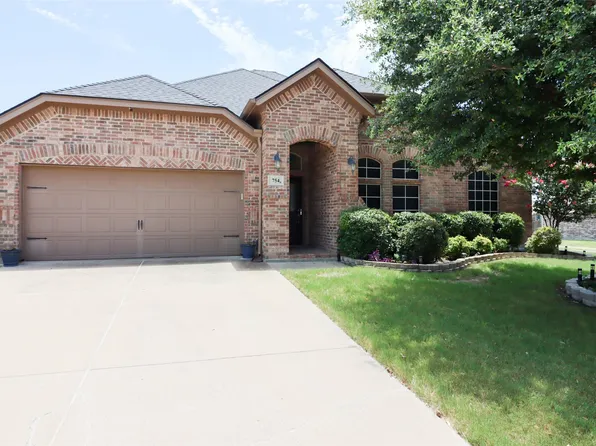 754 Peach Ln, Burleson, TX 76028