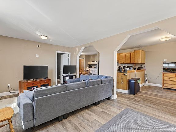 4th image of 2578 Hotel Road