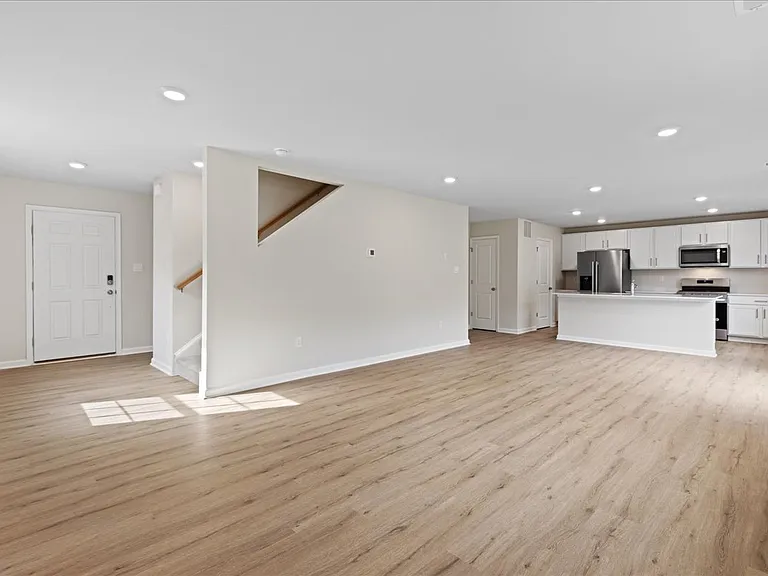 113 Malibu Dr — Photo 7