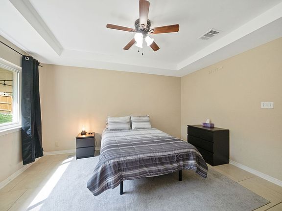 2nd image of 8602 Wood Pl