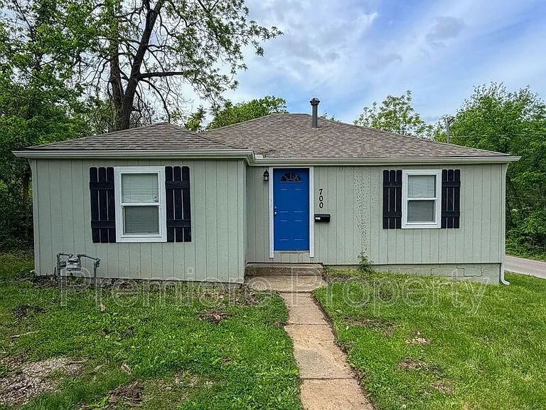 700 S Savage St — Photo 1
