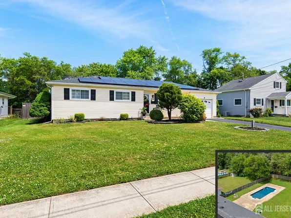 114 Wynnewood Ct, Freehold, NJ 07728