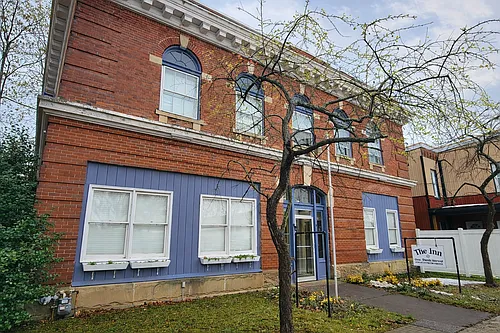 1 Bank St Photo 1
