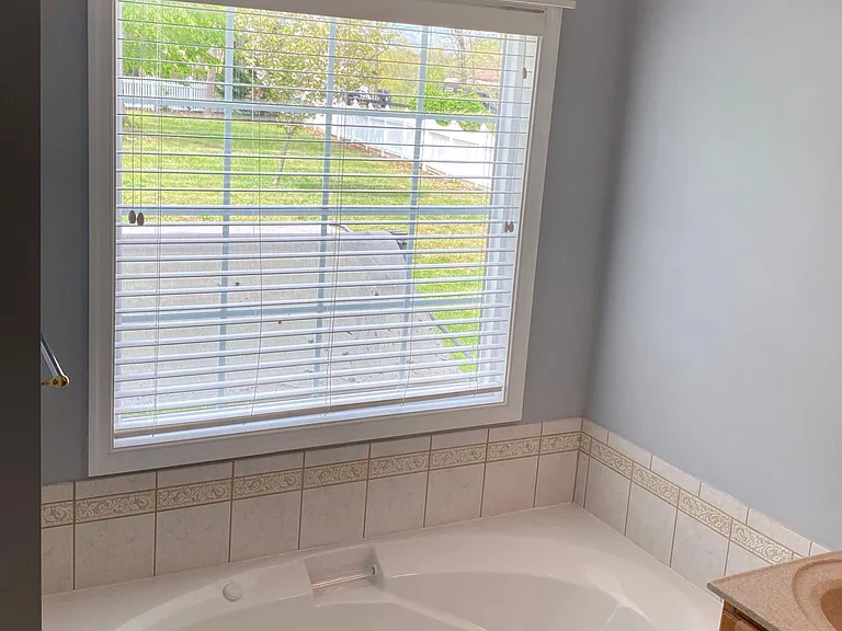 108 Travis Ct — Photo 13