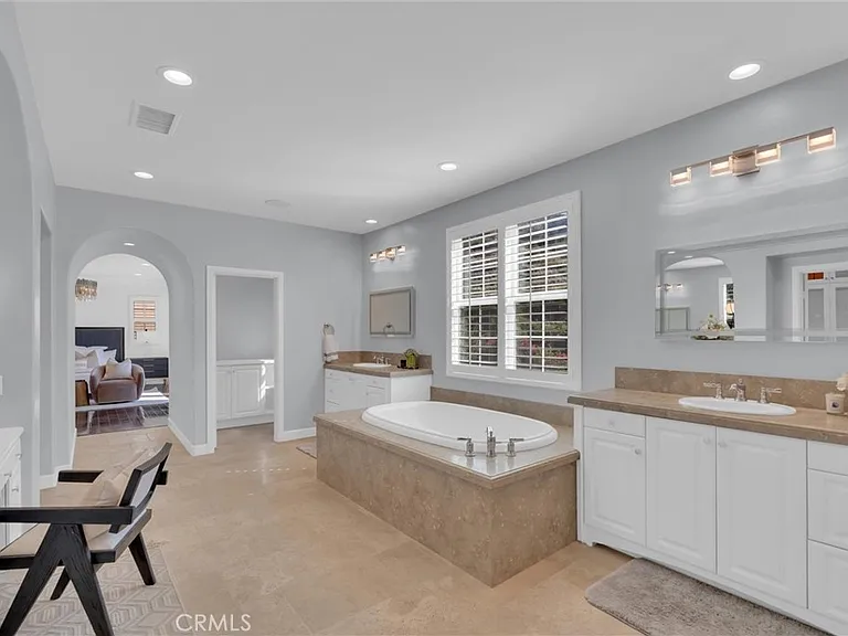 510 E Viewcrest Dr — Photo 41