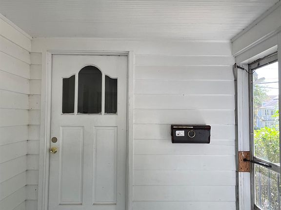 3rd image of 319 Felton Ave