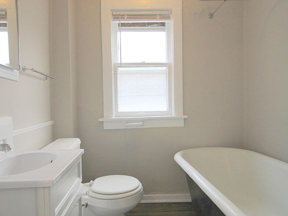 4th image of 823 McReynolds Ave NW #2