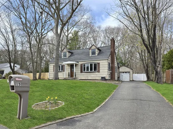 15 Wrana Street, Medford, NY 11763