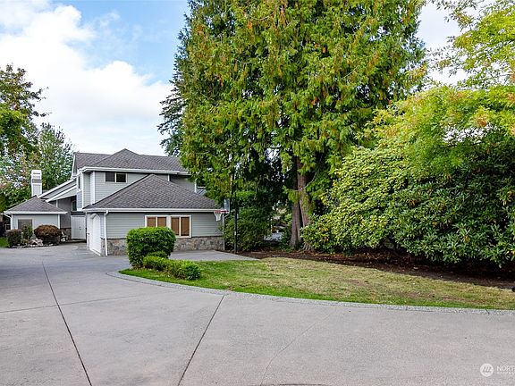 3rd image of 16014 E Shore Drive