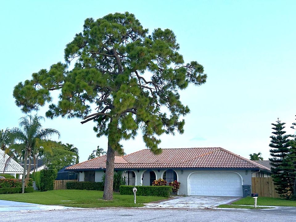 1st image of 22822 Pinewood Ct #0