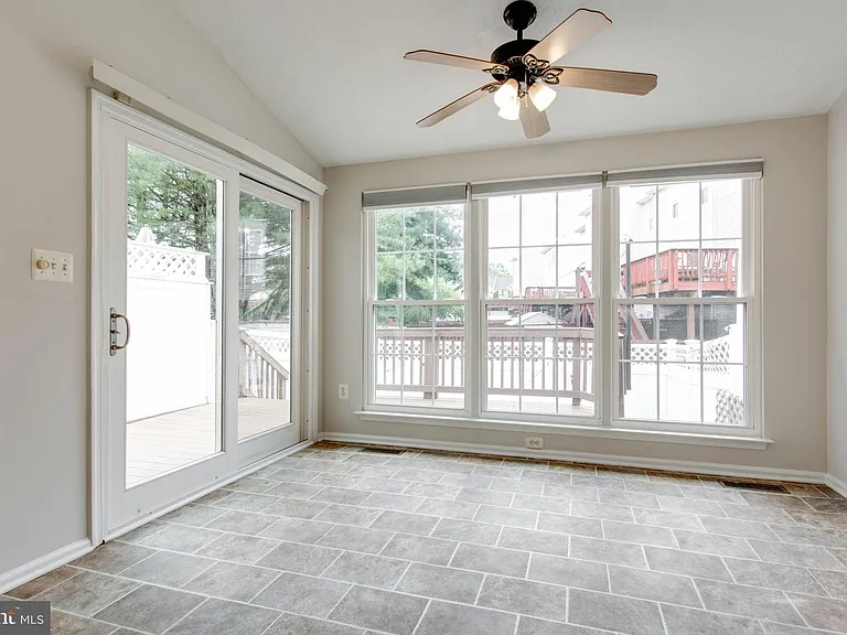 8125 Gray Stone Ln — Photo 17