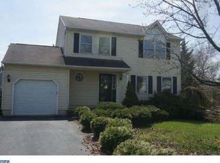 2210 Donna Ln, Pottstown, PA 19464