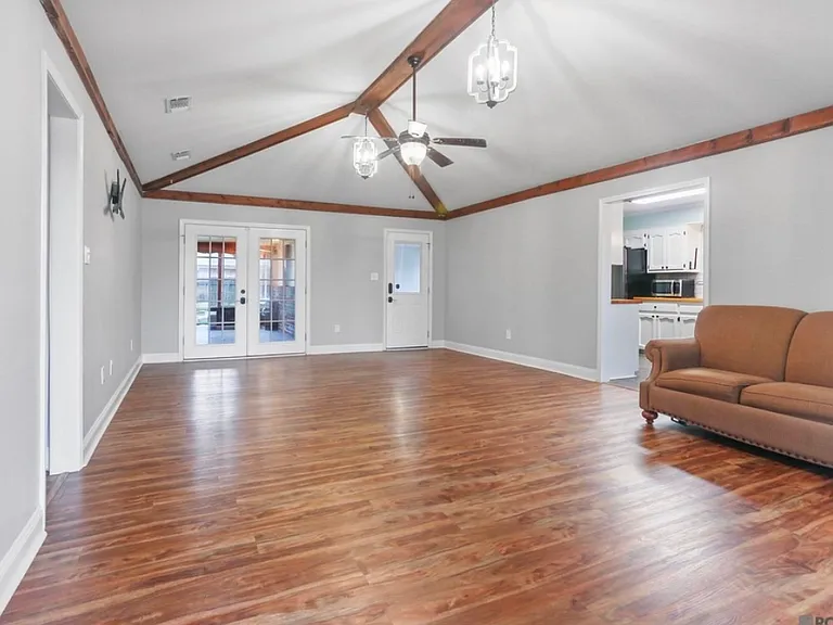 7622 Oneal Rd — Photo 2